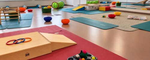Bewegungsstunde für Krabbelkinder